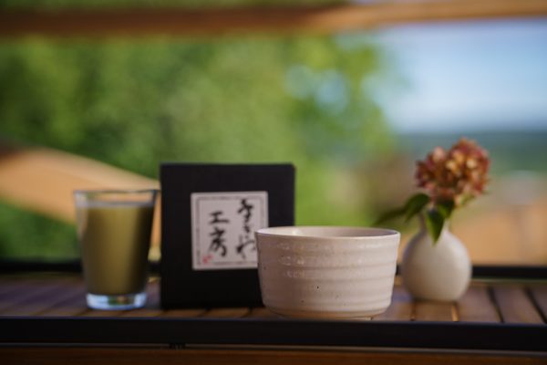 kamélia kert matcha tál